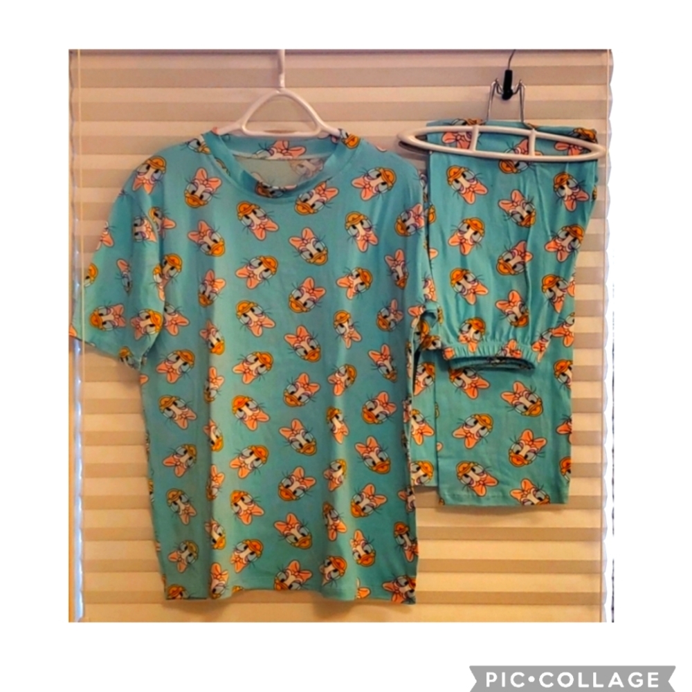 Sleepwear (pajama)